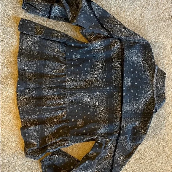 POL Black Paisley Lightweight Cotton Top (or worn as a Jacket) - Picture 8 of 13